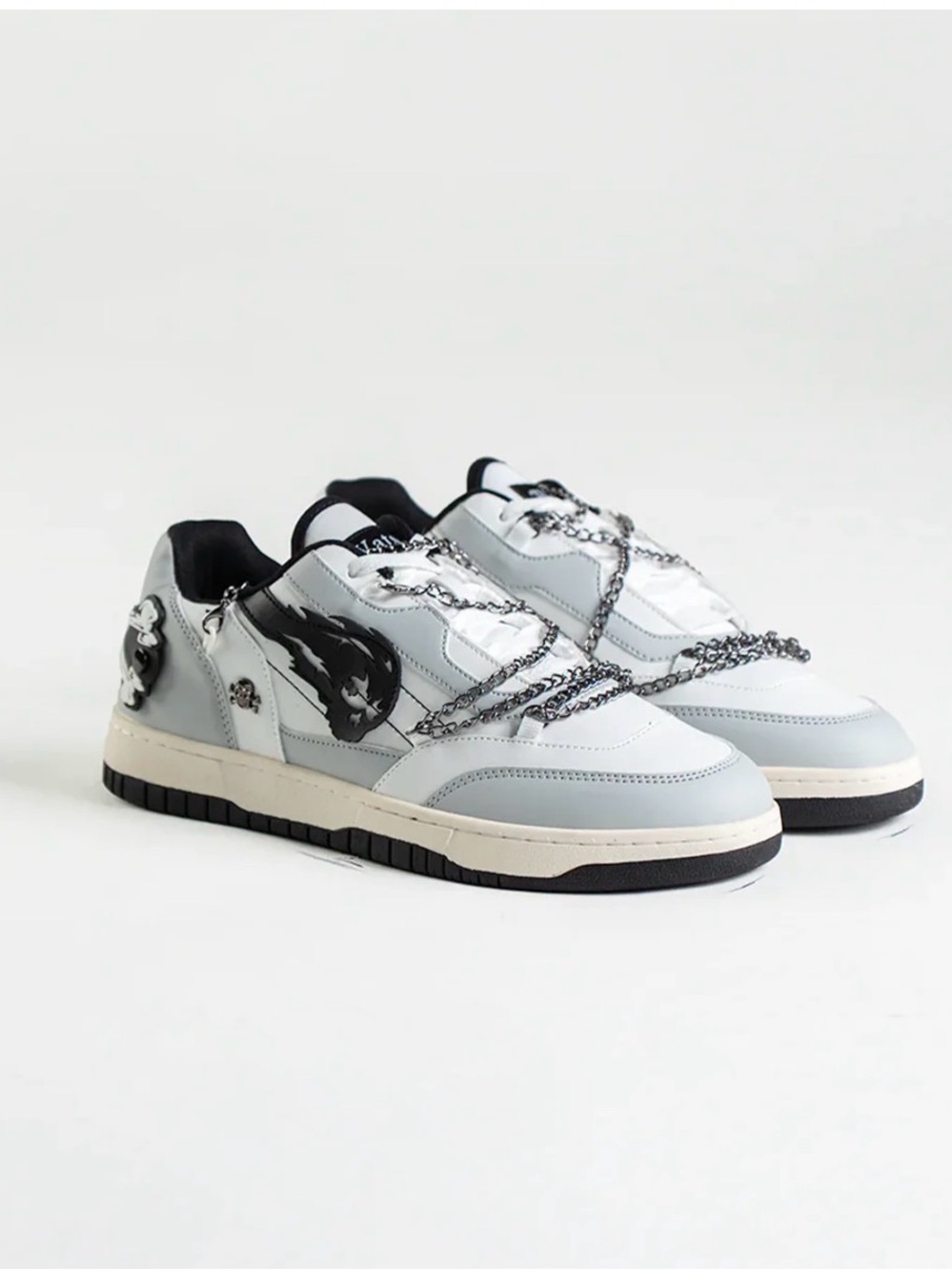 🔥⛓️‍💥👟⛓️‍💥🔥 Watson Chain Accent Sneakers in Light Gray Black & White - 8.5M